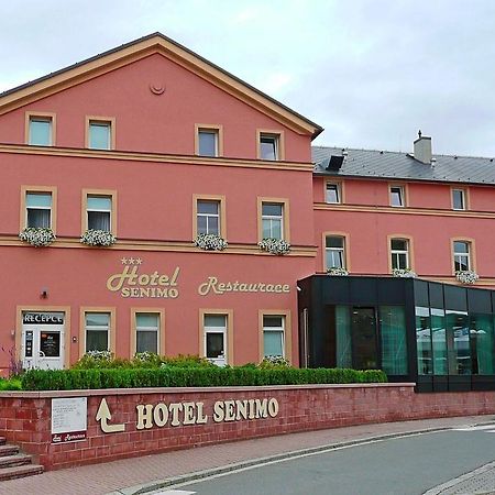 אולומוץ Hotel Senimo מראה חיצוני תמונה