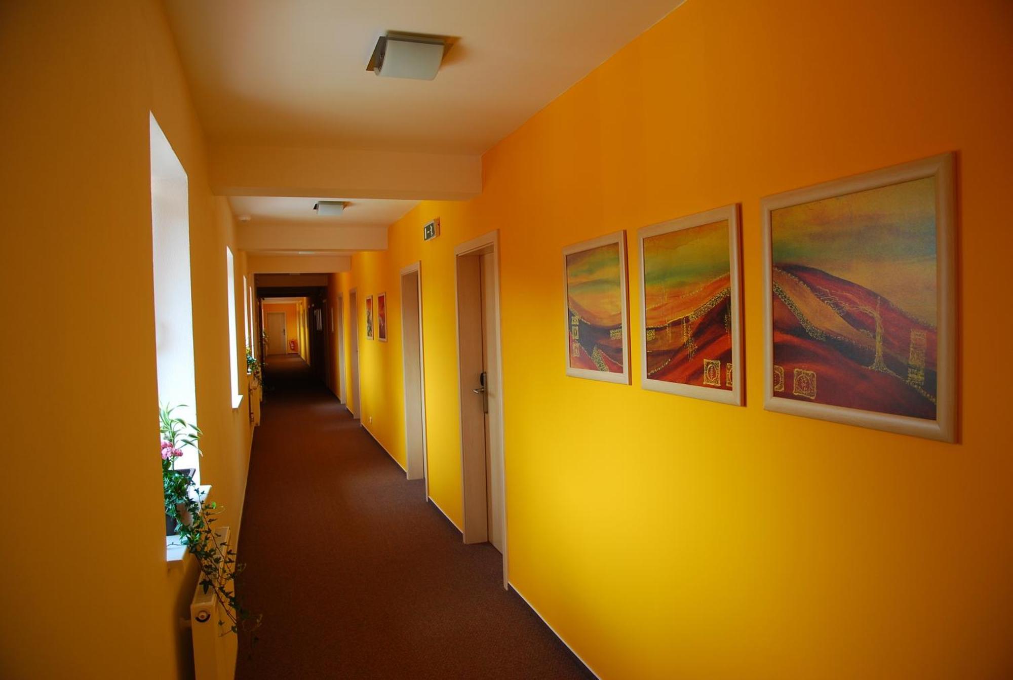 אולומוץ Hotel Senimo מראה חיצוני תמונה
