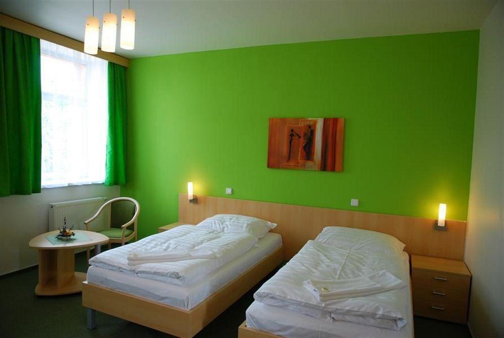 אולומוץ Hotel Senimo מראה חיצוני תמונה