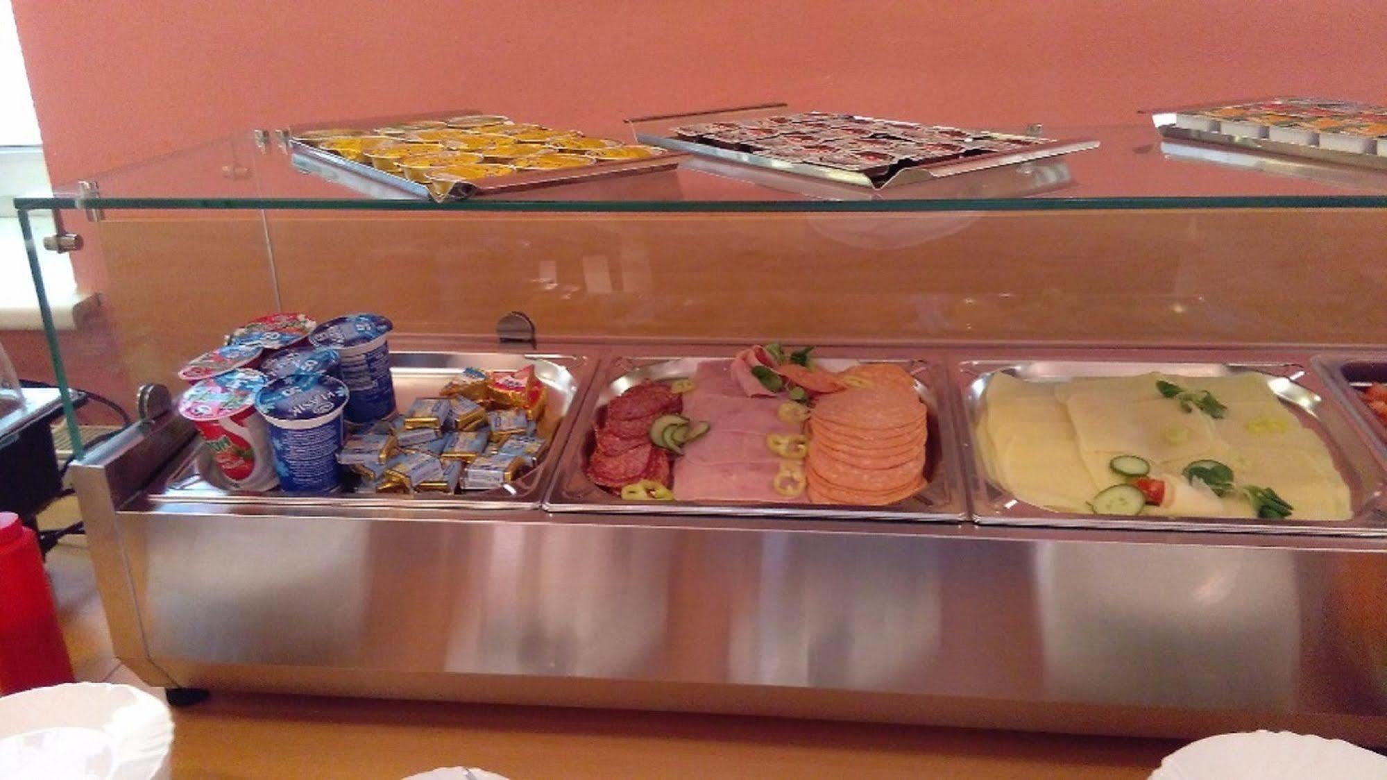 אולומוץ Hotel Senimo מראה חיצוני תמונה