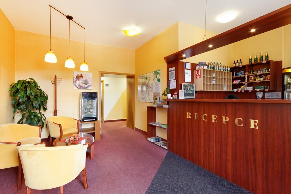 אולומוץ Hotel Senimo מראה חיצוני תמונה