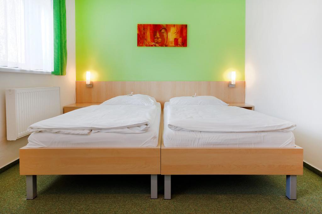 אולומוץ Hotel Senimo מראה חיצוני תמונה